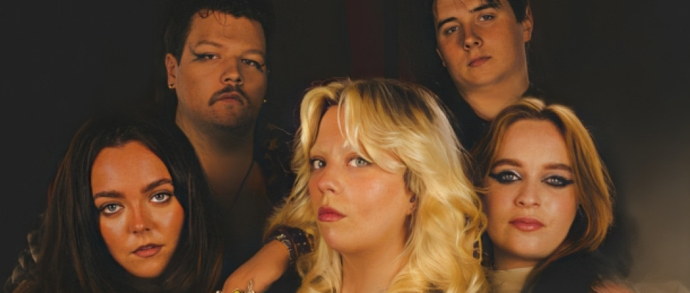 Martha May & The Mondays, playing McChuills